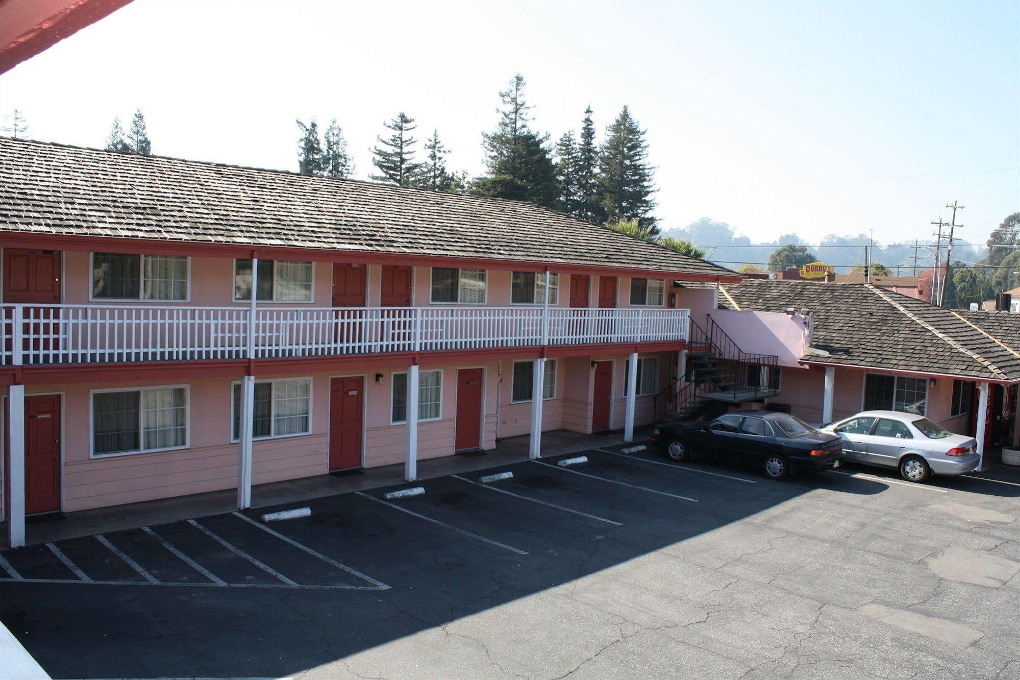 National 9 Motel Santa Cruz Exterior photo